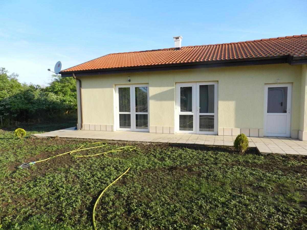 Villa Campo Ezerets 外观 照片
